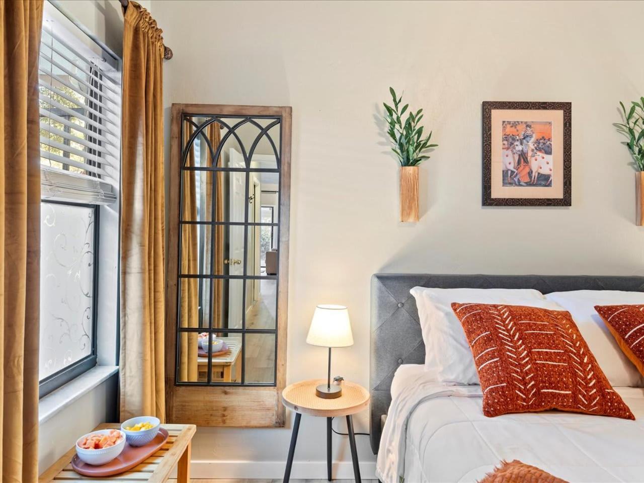 Artist'S Tower Townhome Just Renovated W Loft Gainesville Exteriör bild