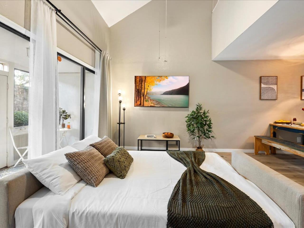 Artist'S Tower Townhome Just Renovated W Loft Gainesville Exteriör bild