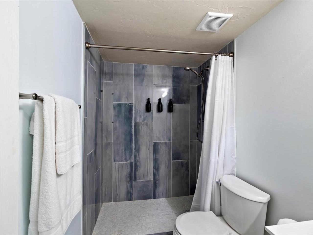 Artist'S Tower Townhome Just Renovated W Loft Gainesville Exteriör bild