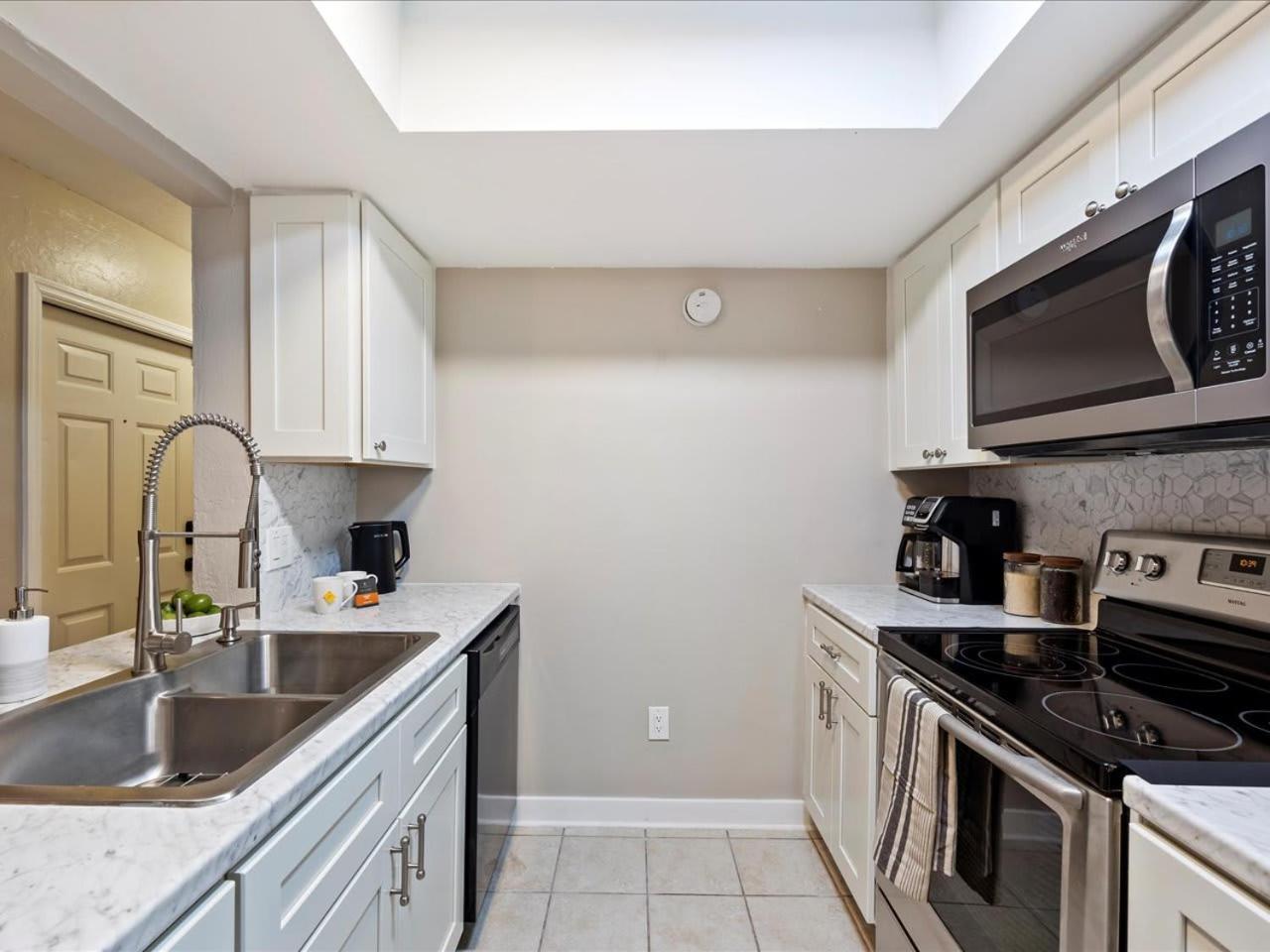 Artist'S Tower Townhome Just Renovated W Loft Gainesville Exteriör bild