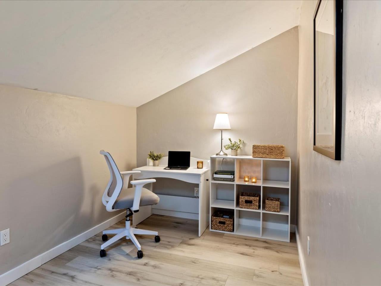 Artist'S Tower Townhome Just Renovated W Loft Gainesville Exteriör bild
