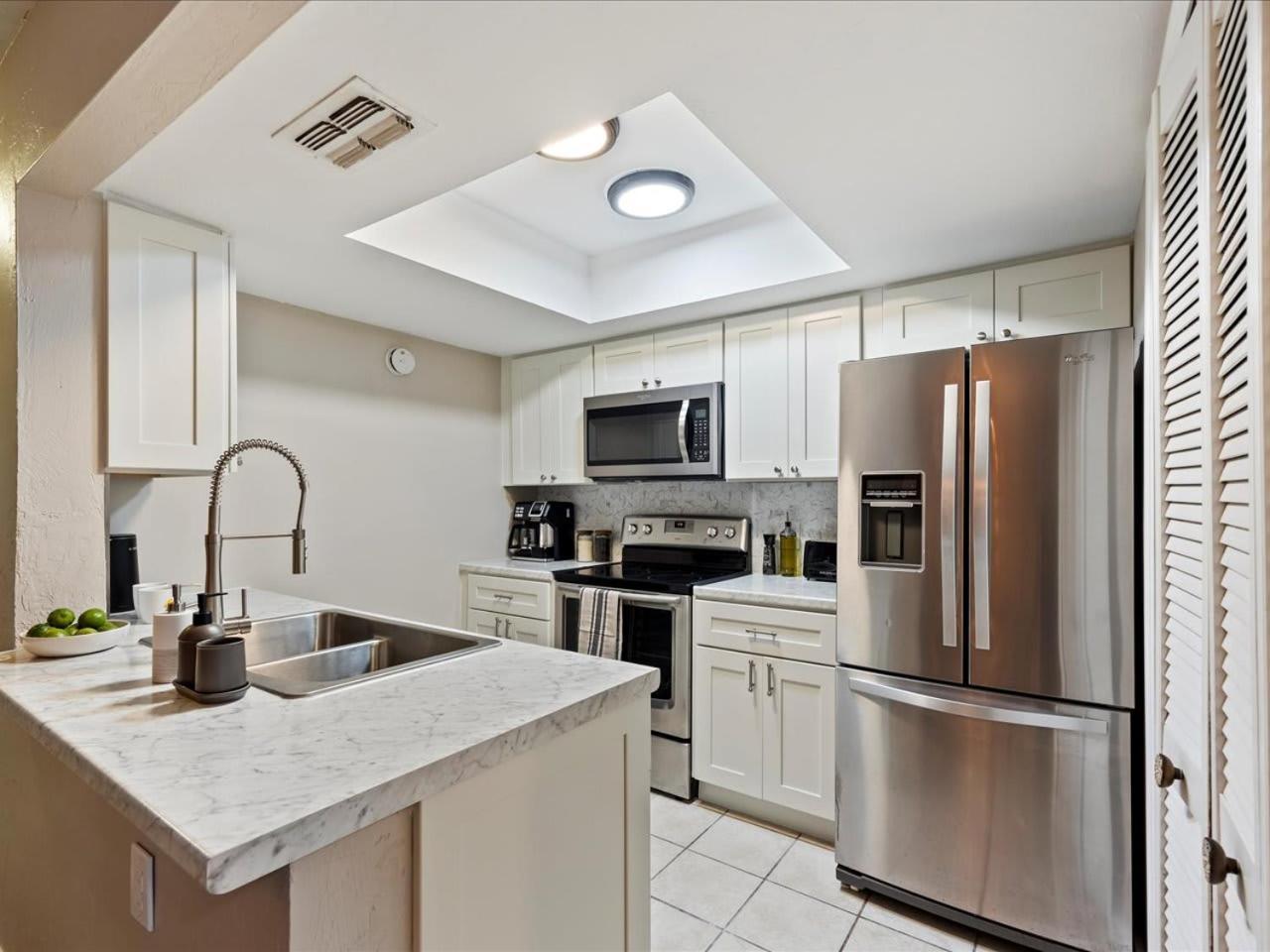 Artist'S Tower Townhome Just Renovated W Loft Gainesville Exteriör bild