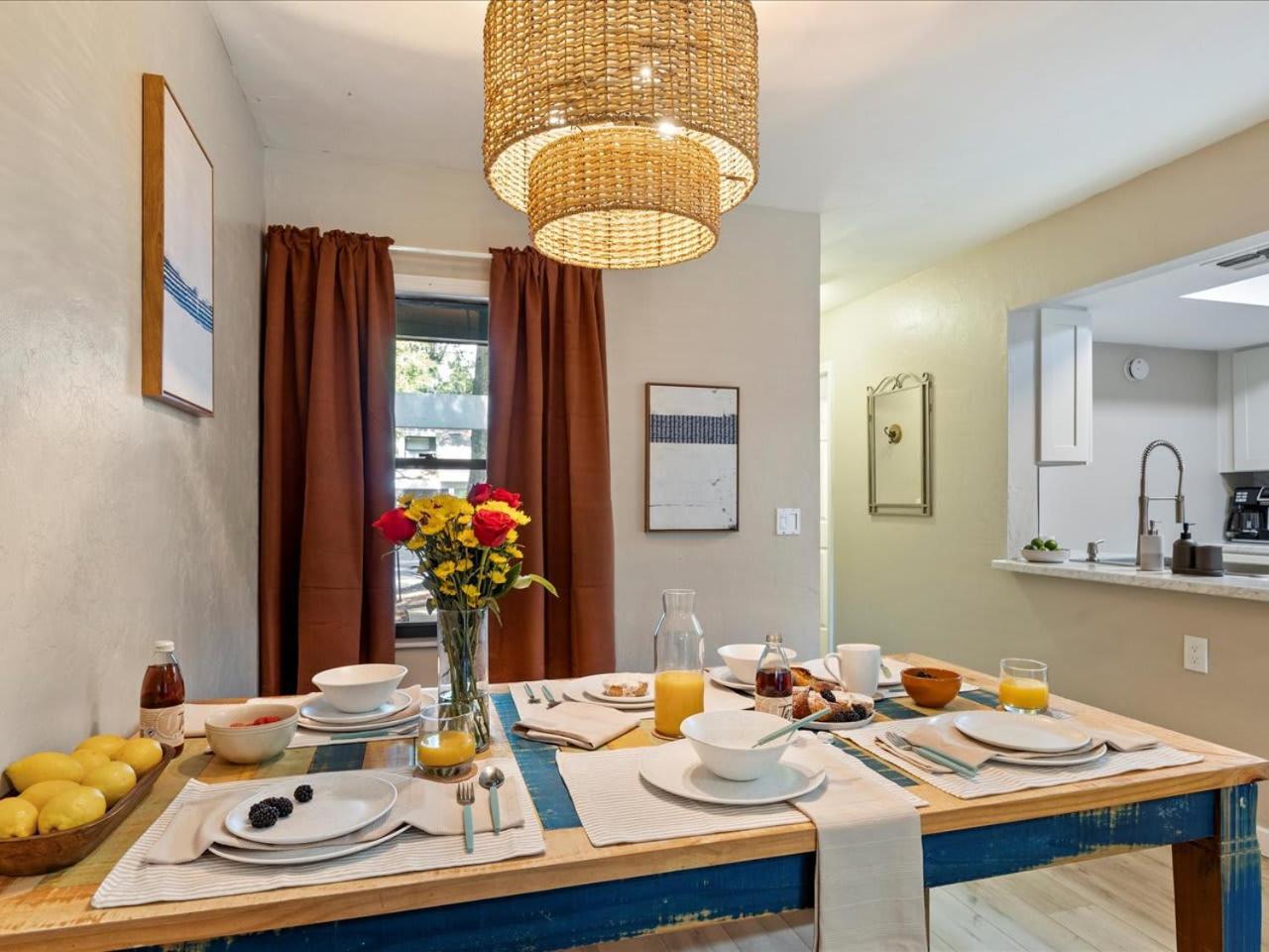 Artist'S Tower Townhome Just Renovated W Loft Gainesville Exteriör bild